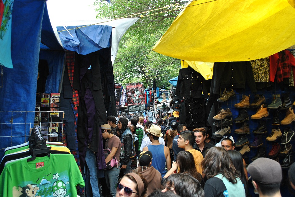Enrique Alfaro Ramírez, anunció que el ayuntamiento realizaría un nuevo proyecto para reorganizar el tianguis cultural 