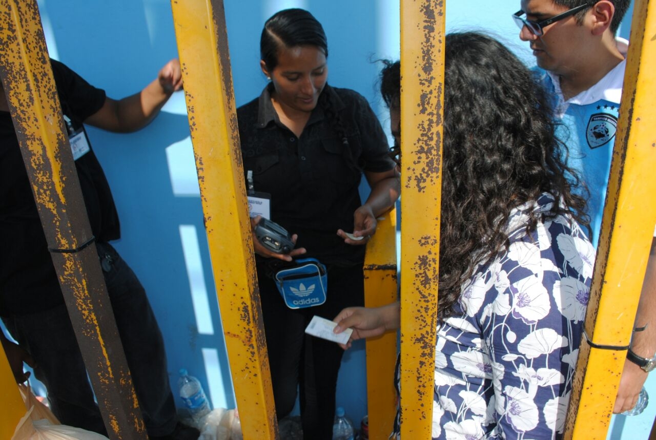 Desde muy temprano los aficionados llegaron al estadio Tamaulipas para asistir al partido.