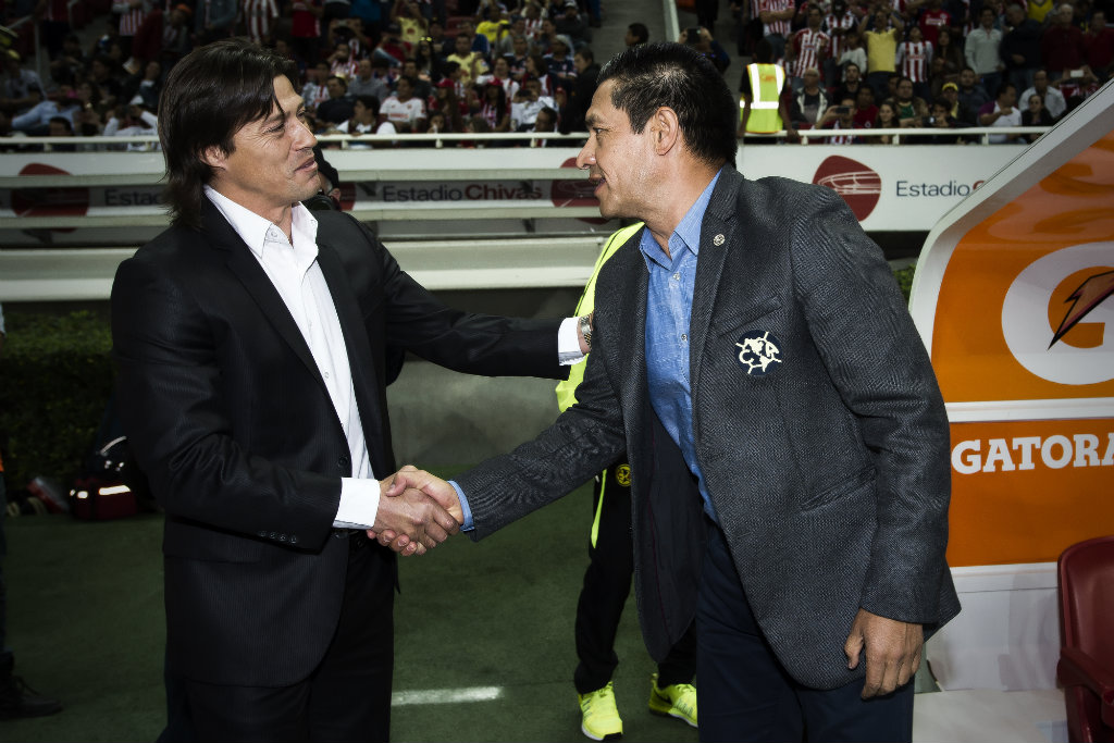 Matías Almeyda e Ignacio Ambriz, técnicos de Chivas y América, respectivamente