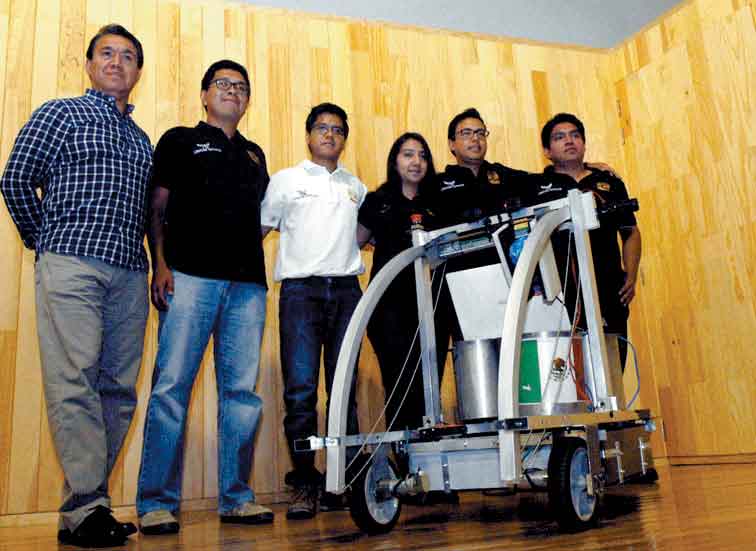 Construyeron el robot Rover, que pesa 22 kilogramos.