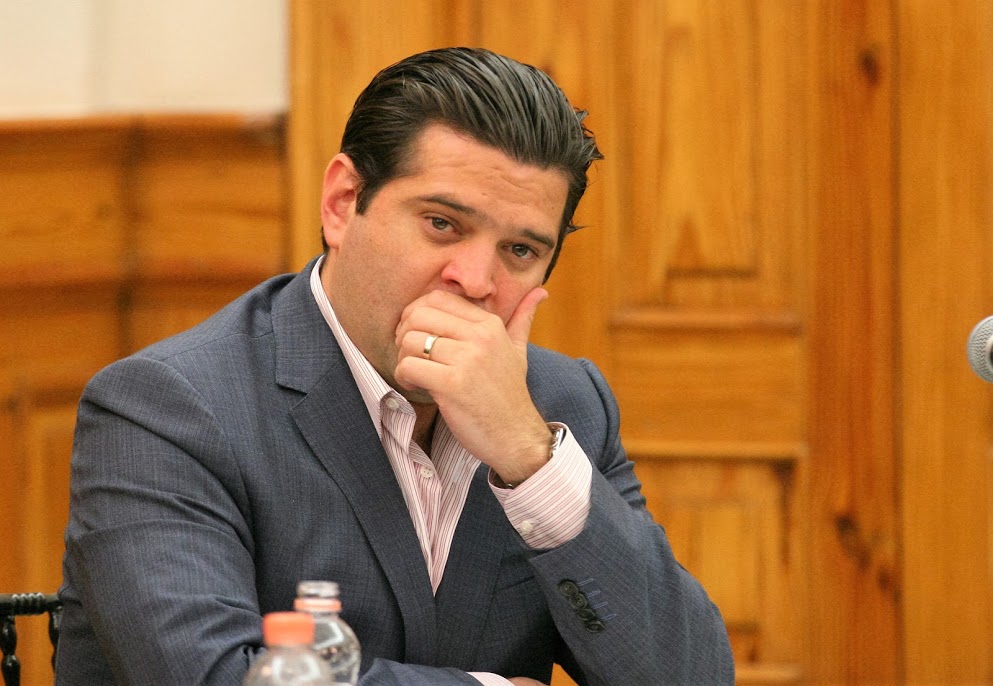 Francisco Cienfuegos dijo que la apuesta con el alcalde de Monterrey será plantar árboles en una plaza pública del municipio que 'gane' con el Clásico