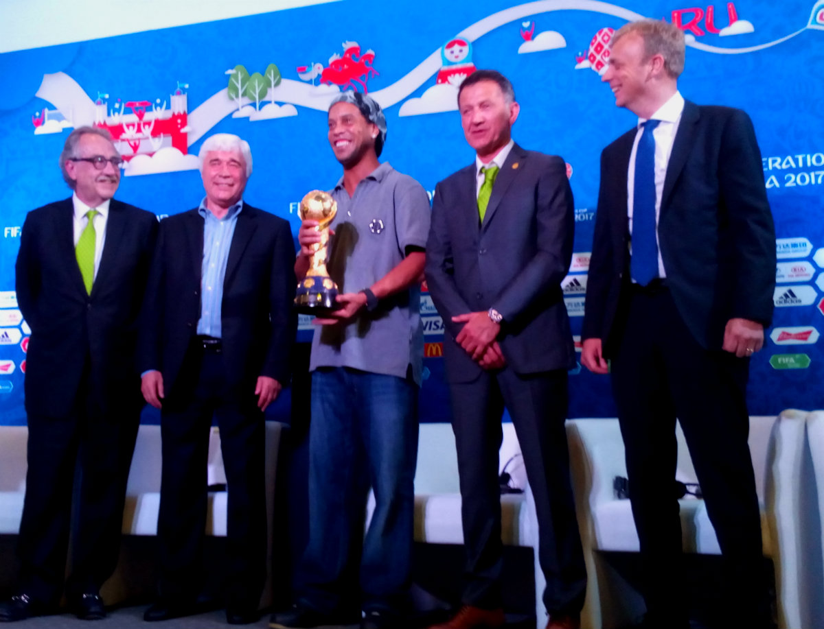 Decio y Osorio presentaron en México la Confederaciones 2017