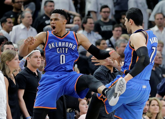 Westbrook comandó a Thunder