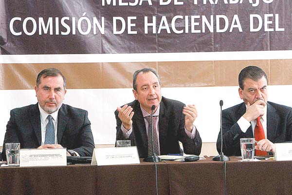 Carlos Garza expresó que urge la aprobación del Congreso.
