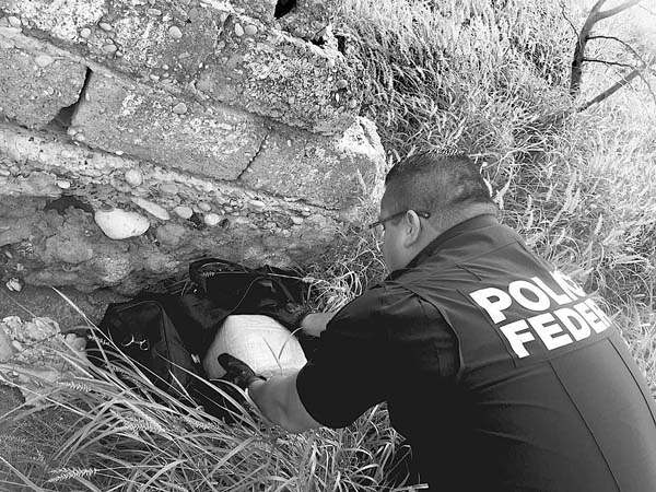 Hallan maletas con droga en China. 