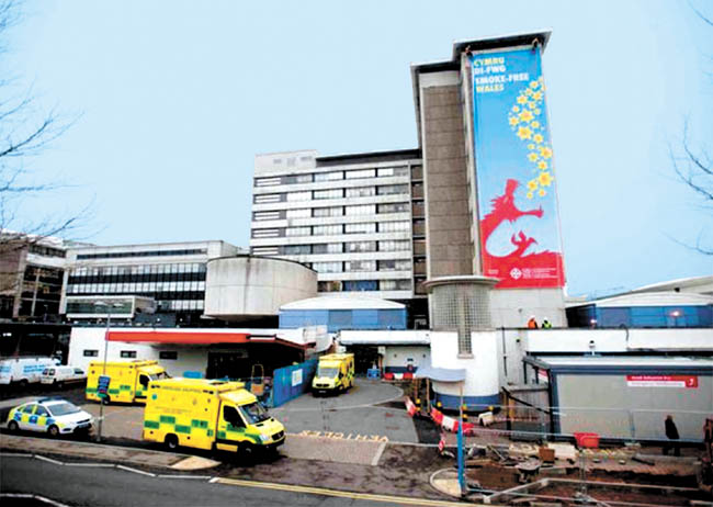 El proceso estándar para reanimar a un neonato requiere de cuatro especialistas. 