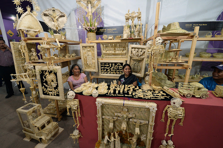 Entre canastas tenates y petates Expomiel 2016