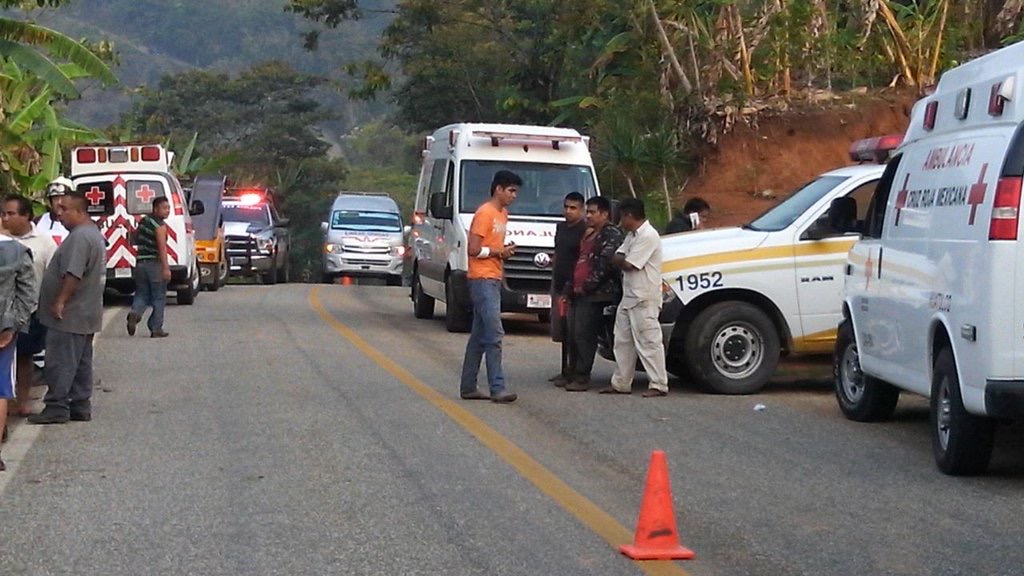 La camioneta transportaba a un grupo musical. 