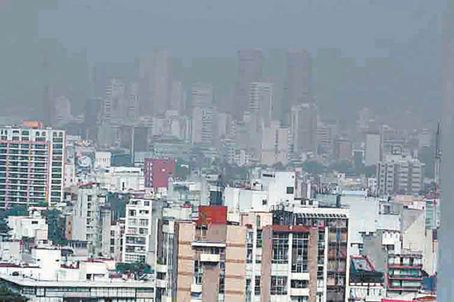 Altos niveles de polución en la capital del país. 