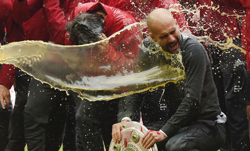Pep Guardiola durante los festejos del Bayern Munich 