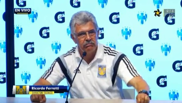 'Tuca' estalla en la rueda de prensa