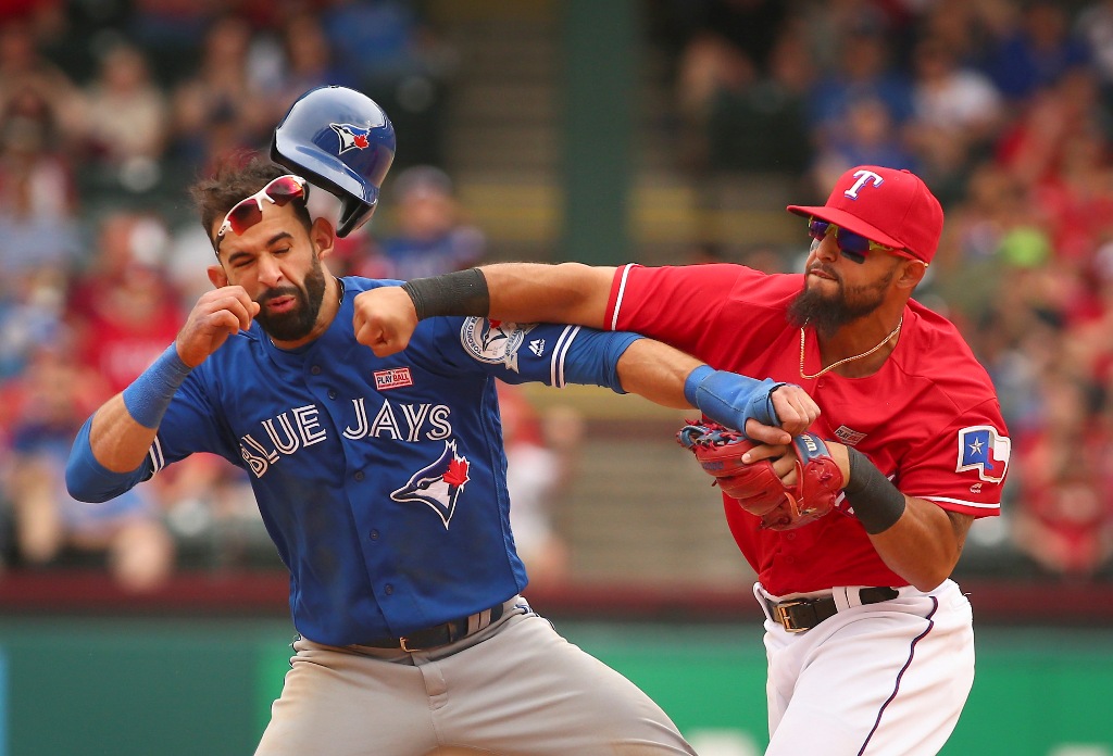 Rougned Odor golpeando el rostro de Jose Bautista 