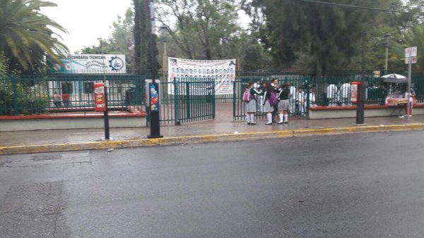 El IEEPO realiza un recorrido por las escuelas y confirmó que la mayoría están en clases. 