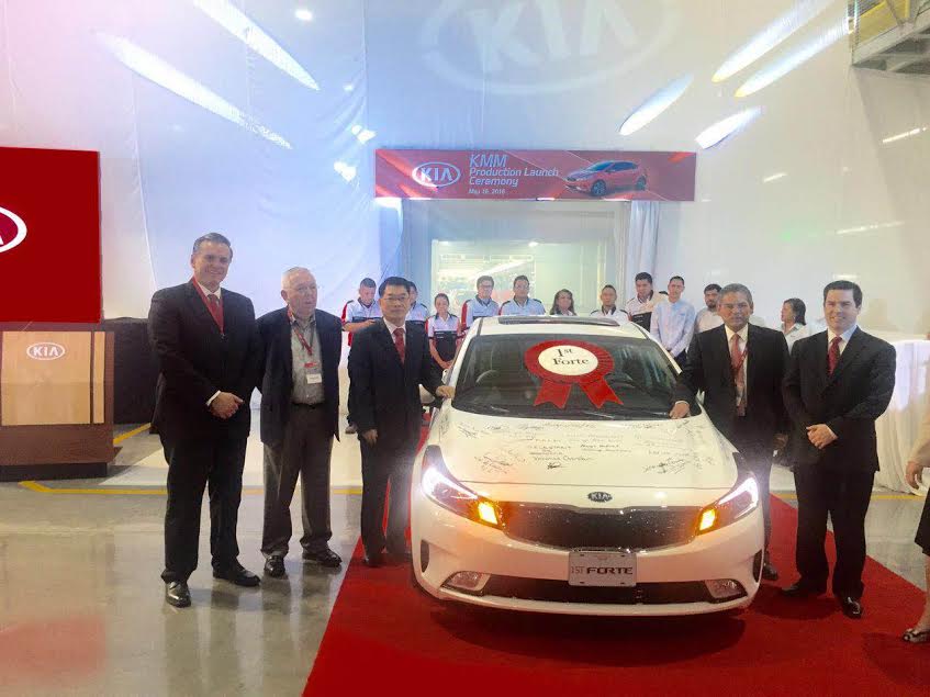 Lanza Kia Motors México primer auto en el municipio de Pesquería.