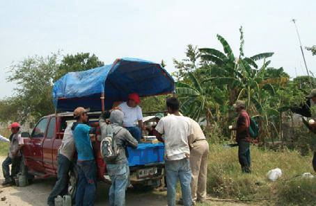 Denuncian los trabajadores son víctimas de un trato inhumano.