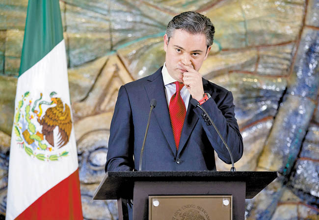 El secretario de Educación Pública visitó el jardín de niños León Tolstoi, en Chalco, Estado de México. 