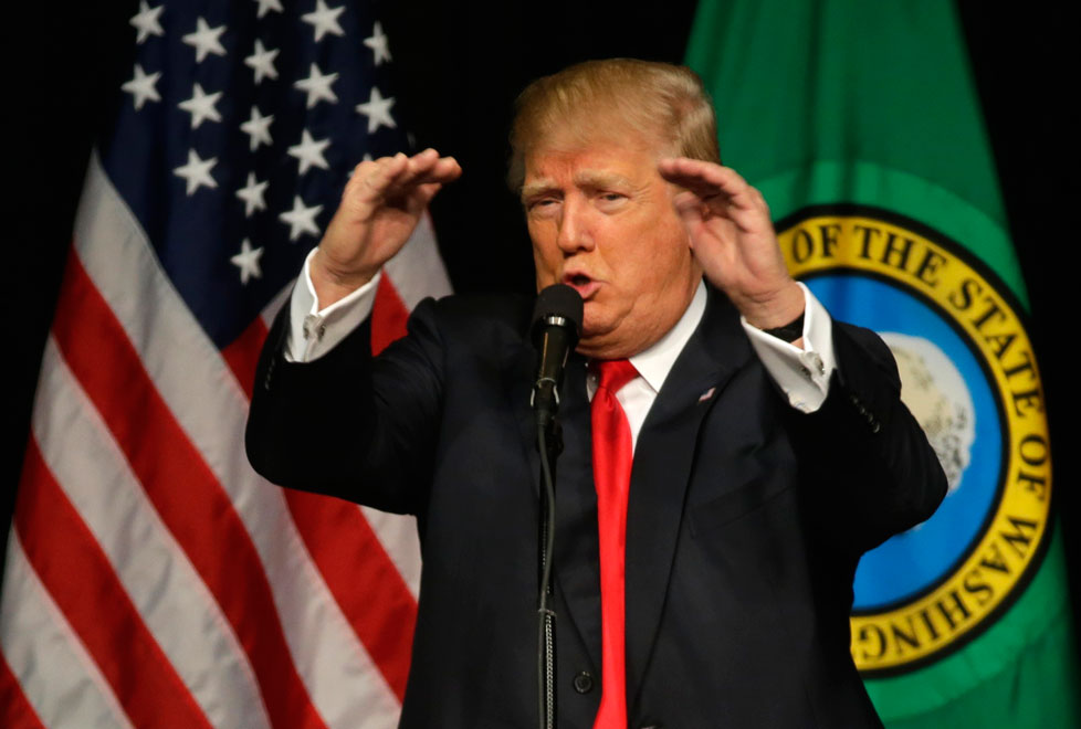 El candidato republicano, Donald Trump, podría utilizar la política del tipo de cambio para tratar de lograr un menor déficit comercial, aunque esto g