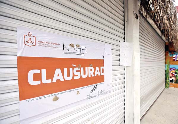 Aunque algunos establecimientos han sido sancionados por permitir el consumo de alcohol a menores, negocios como el Aloha vuelven abrir.