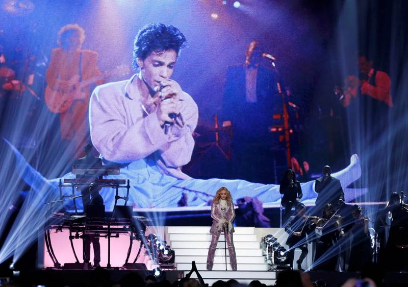Madonna en su homenaje a Prince. 