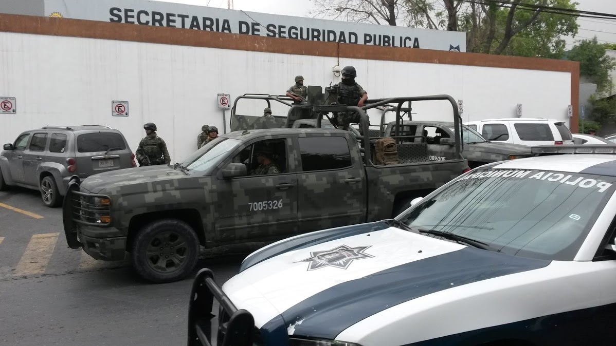 Elementos militares apoyaron en el operativo. 