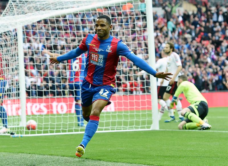 El gol de Jason Puncheon, desató la euforia del técnico Alan Pardew