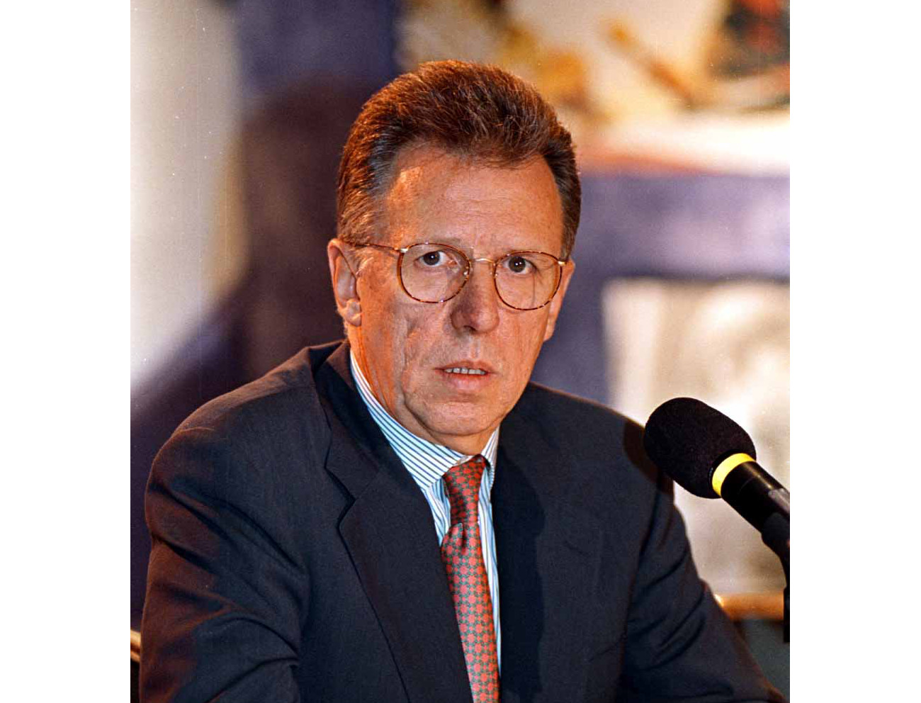 En el medio es mejor conocido como 'El Teacher' - Grupo Milenio