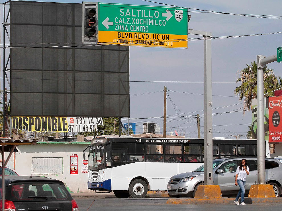 El titular de Protección Civil en Torreón dijo que estarán al pendiente de los espectaculares en la ciudad.