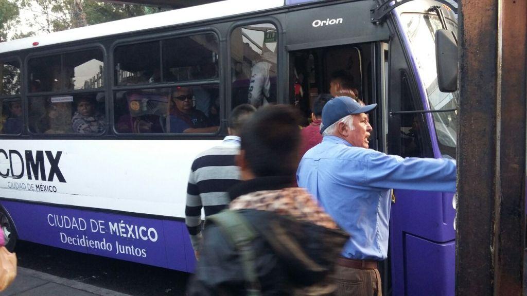 Autobuses RTP brindan servicio gratuito por el cierre de las estaciones. 