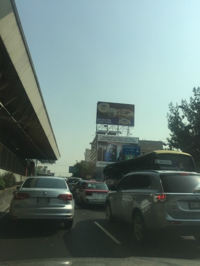 El tráfico sobre Calzada de Tlalpan estuvo a vuelta de rueda. 