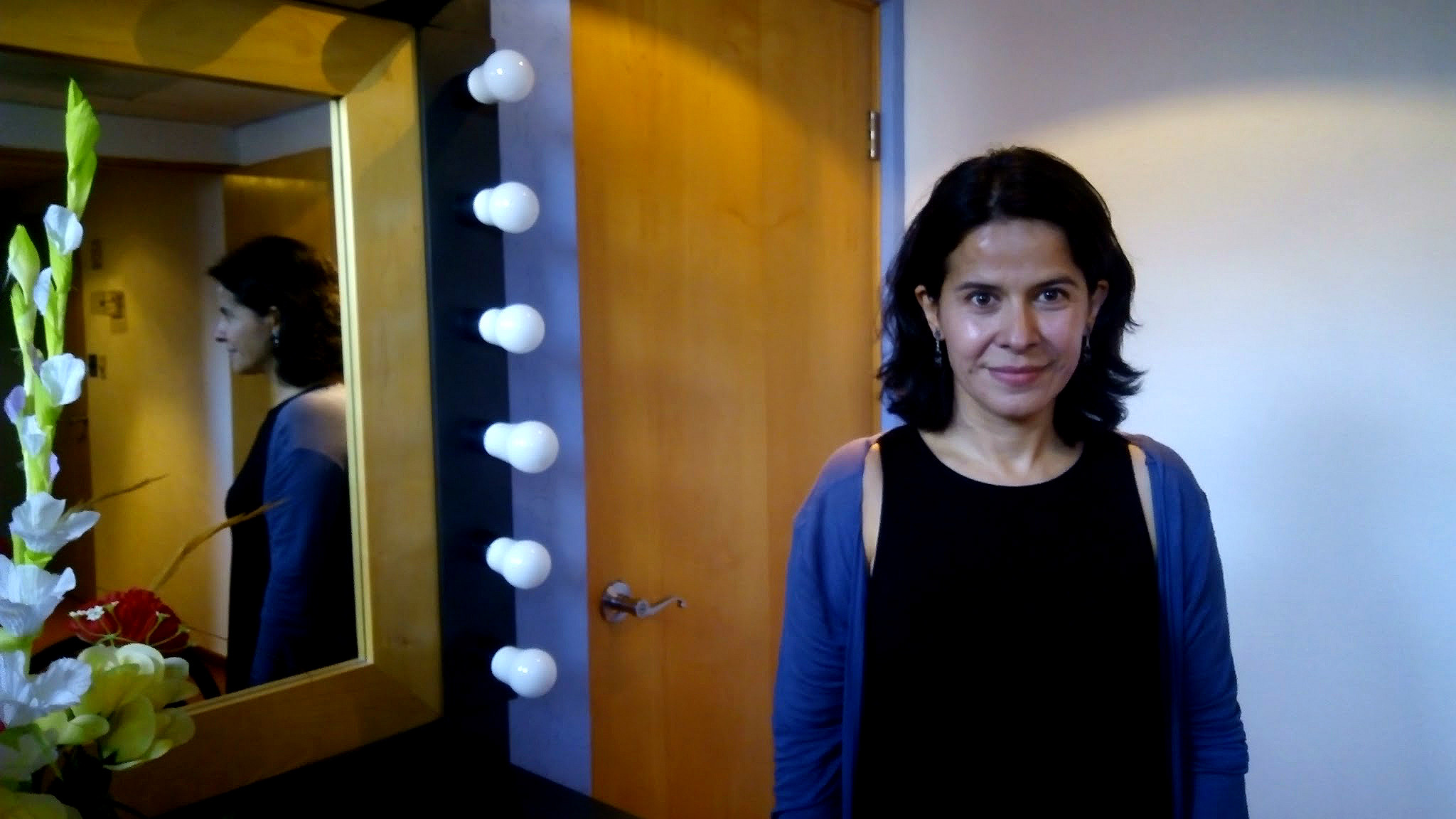 Arcelia Ramírez, actriz, se presentó en el Teatro Nazas como parte del programa "Leo, Luego Existo".