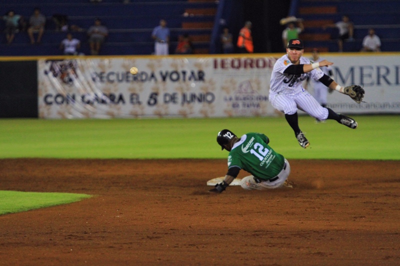 Delfines vencieron a los Tigres 