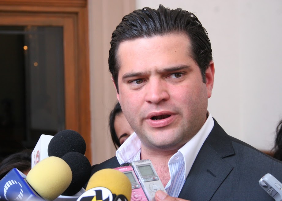 Francisco Cienfuegos, alcalde de Guadalupe, anunció que el Gobierno del Estado será quien tome la decisión final sobre la venta de alcohol. 