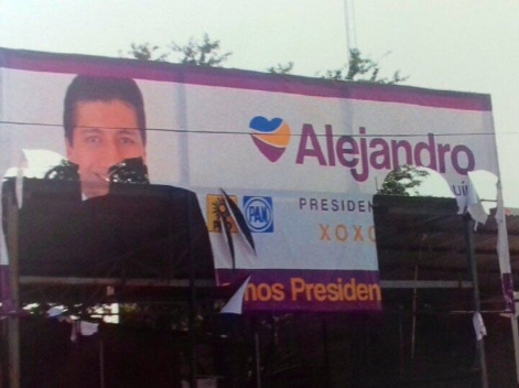 Simpatizantes de los candidatos causan destrozado en la propaganda electoral colocada en espectaculares.