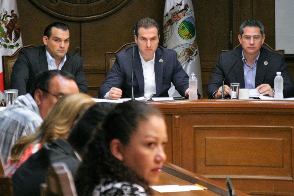 El alcalde Adrián de la Garza informó que el nuevo reglamento entrará en vigor 150 días después de su publicación en el Periódico Oficial.