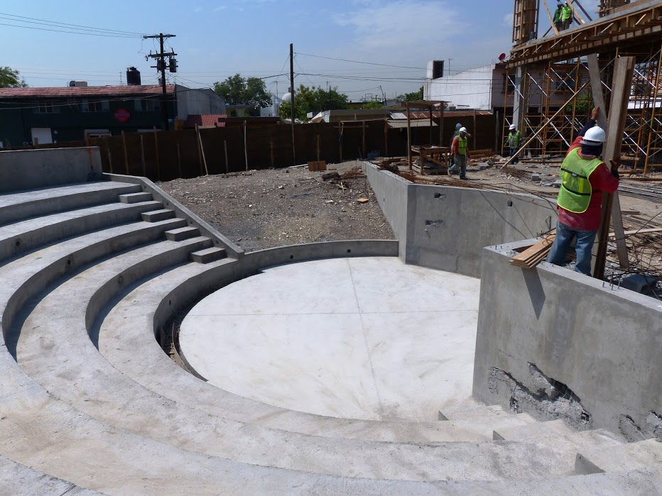 El centro cultural lleva un 30 por ciento de avance. 
