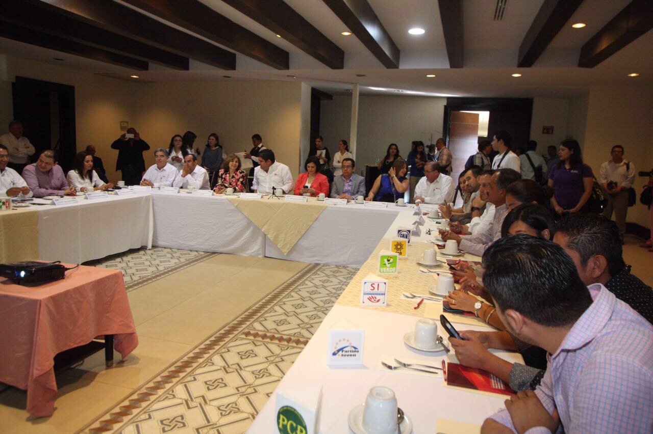 El ICAI y el IEC capacitan a los partidos políticos de Coahuila en materia de acceso a la información.