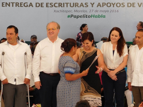 La titular de Sedatu, Rosario Robles Berlanga y el gobernador, Graco Ramírez entregaron escrituras y apoyos de vivienda en la entidad. La gran mayoría