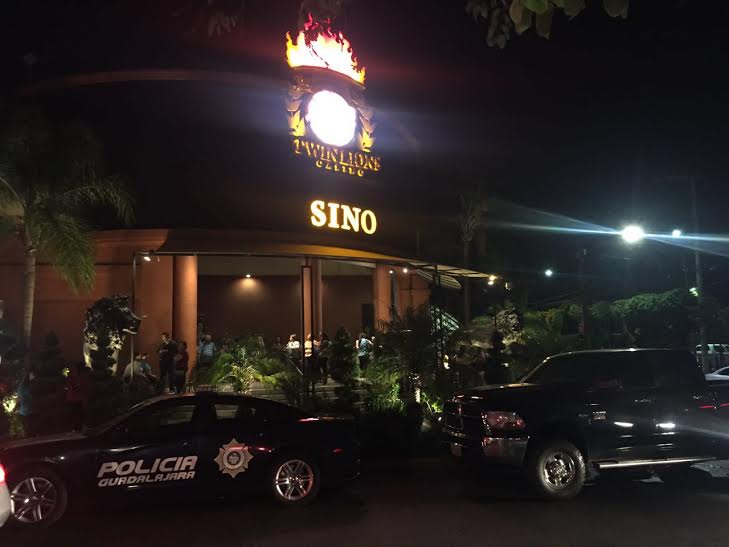 El ayuntamiento localizó material inflamable en el sótano del casino Twin Lions, por lo que procedió a clausurarlo. 