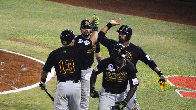 Pericos de Puebla sacaron la victoria en entradas extra
