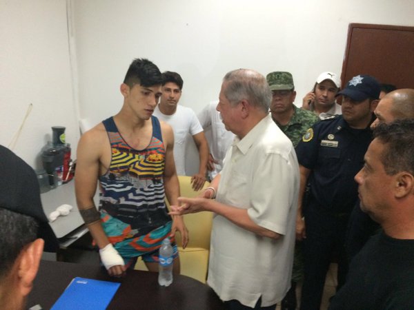 Alan Pulido con el gobernador de Tamaulipas Egidio Torre Cantú