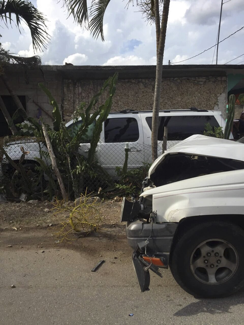 La camioneta de Felipe Calderón chocó en la comunidad de Kantunilkín, en Quintana Roo.