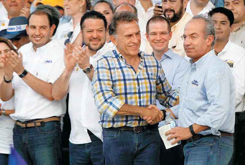 El abandareado del PAN-PRD con el ex presidente.