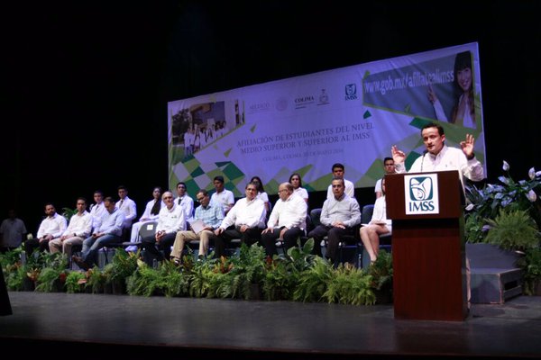 Mikel Arriola encabezó el evento de afiliación de estudiantes en Colima.