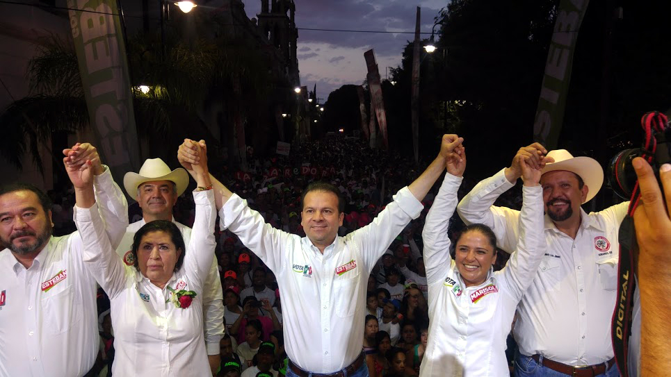 Esteban Villegas candidato del PRI al gobierno de Durango, cerró su campaña en Lerdo.