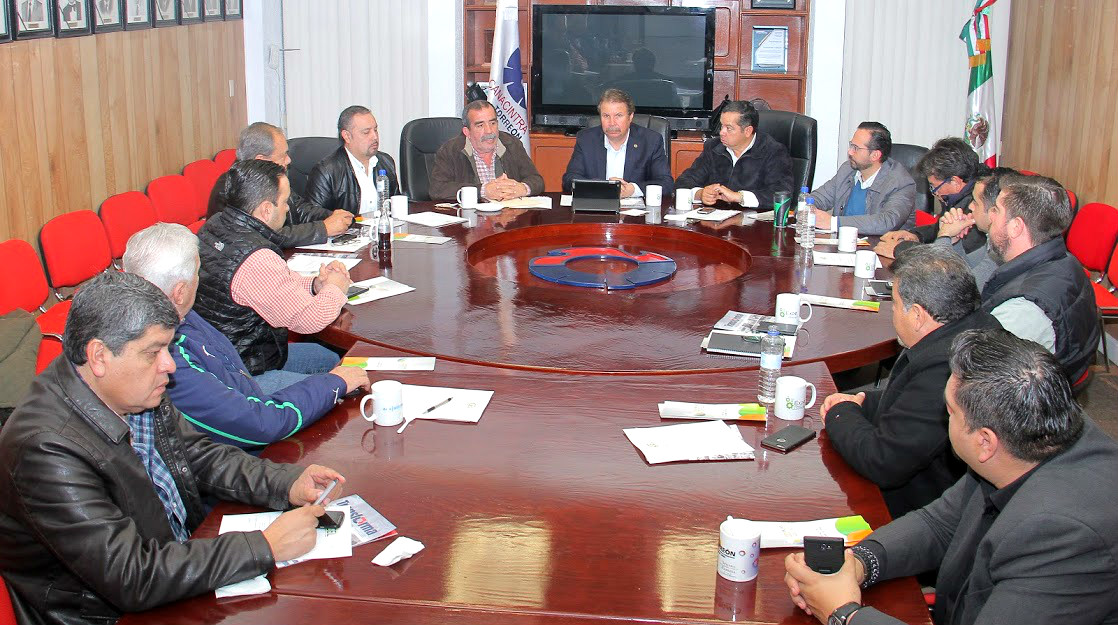 El grupo Empresarial de La Laguna pidió apoyo a la PGR en materia de seguridad, piratería y autos chocolates.