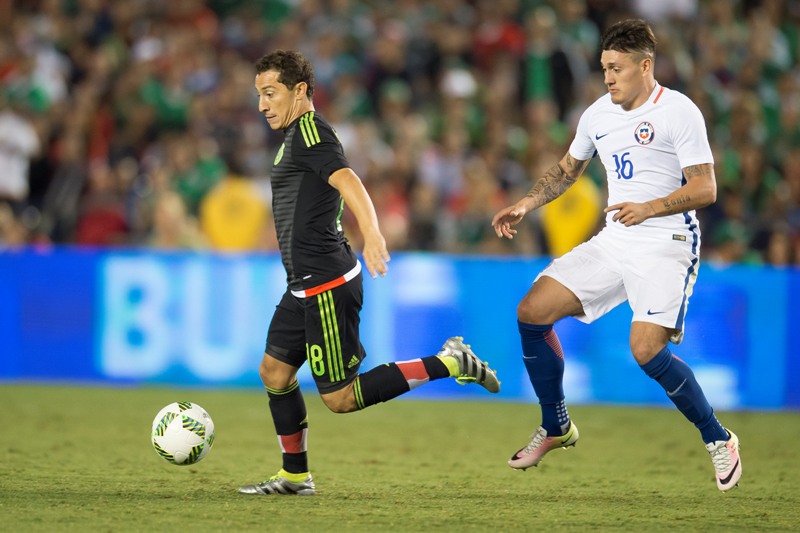 Andrés Guardado, durante el partido contra Chile 