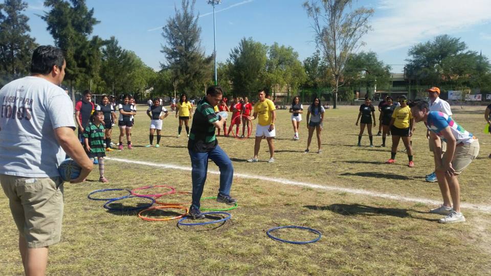 Niños con Síndrome de Down en una exhibición de Rugby