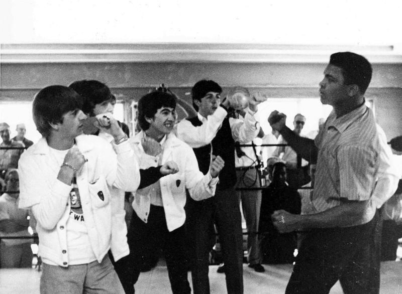 Muhammad Ali tuvo un encuentro con el emblemático grupo británico The Beatles.