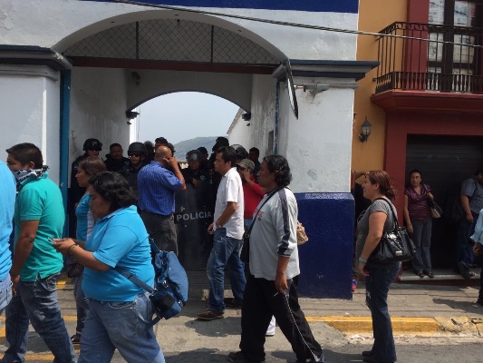 Una profesora fue detenida por realizar proselitismo político en la veda electoral.