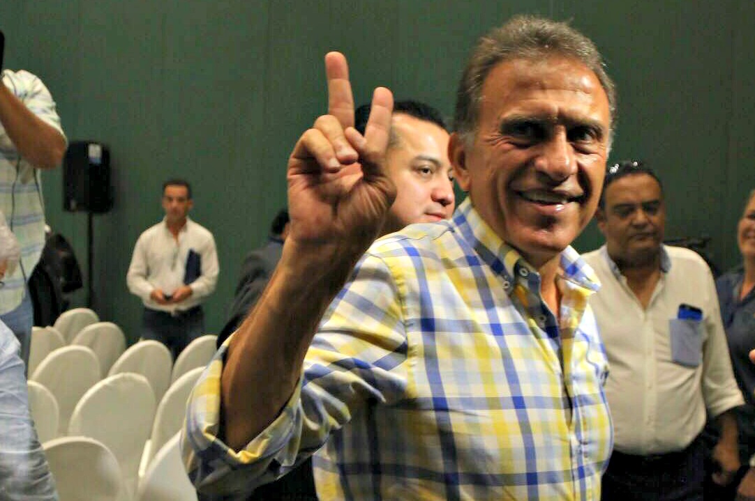El candidato de coalición PAN-PRD a la gubernatura de Veracruz, Miguel Ángel Yunes, en su cierre de campaña.
